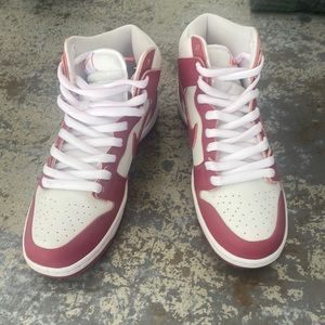 Brand new!!!! Nike Size 9.5 men’s sneakers